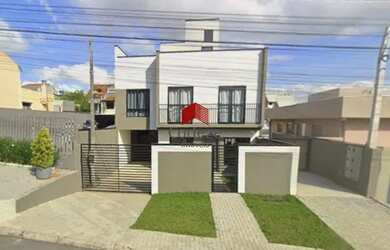 Imagem: A casa possui 3 Dormitórios, 3 Banheiros, 2 Vagas na garagem