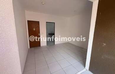 Imagem: O apartamento possui 3 Dormitórios, 1 Banheiro, 1 Vaga na garagem