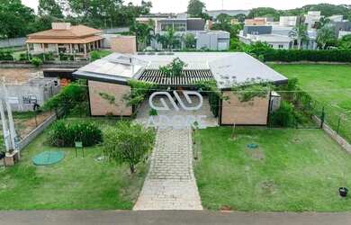 Imagem: A casa em condomínio possui 3 Dormitórios, 4 Banheiros, 4