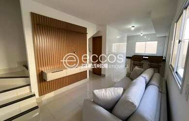 Imagem: A casa possui 2 Dormitórios, 2 Banheiros, 1 Vaga na garagem