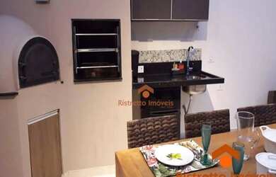 Imagem: A casa possui 3 Dormitórios, 3 Banheiros, 4 Vagas na garagem