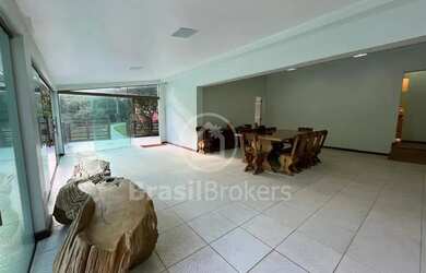 Imagem 15: Casa com 5 quartos e piscina e sauna