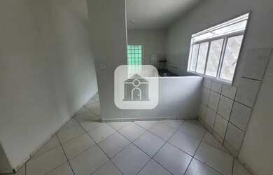 Imagem: A casa possui 4 Dormitórios, 3 Banheiros, 2 Vagas na garagem