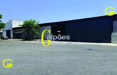 Imagem: O depósito possui 4 Vagas na garagem, 1600m² de Área e Imóvel