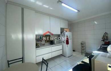 Imagem: A casa possui 3 Dormitórios, 2 Banheiros, 2 Vagas na garagem