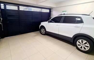 Imagem: A casa possui 2 Dormitórios, 5 Banheiros, 2 Vagas na garagem