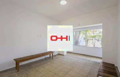 Imagem: A casa possui 3 Dormitórios, 5 Banheiros, 2 Vagas na garagem