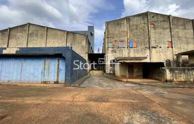 Imagem: O depósito possui 5 Vagas na garagem, 5.900m² de Área e