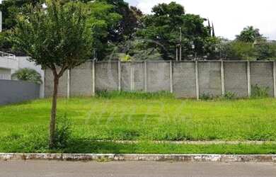 Imagem: O terreno possui 513m² de Área e está localizado em Loteamento