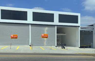 Imagem: O depósito possui 3 Vagas na garagem, 300m² de Área e está