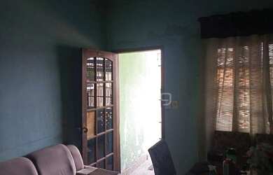 Imagem: A casa possui 2 Dormitórios, 2 Banheiros, 70m² de Área e