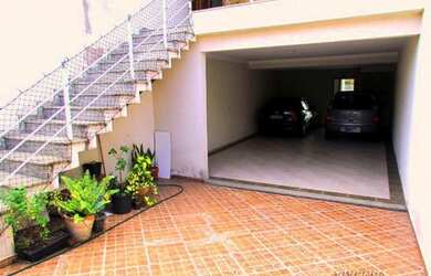 Imagem: A casa possui 3 Dormitórios, 5 Banheiros, 5 Vagas na garagem