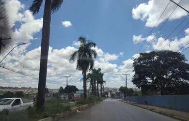 Imagem: O terreno possui 3.700m² de Área e está localizado em Santo