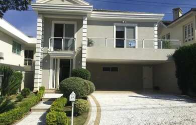 Imagem: A casa em condomínio possui 4 Dormitórios, 5 Banheiros, 4