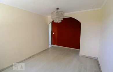 Imagem: O apartamento possui 3 Dormitórios, 1 Banheiro, 1 Vaga na garagem