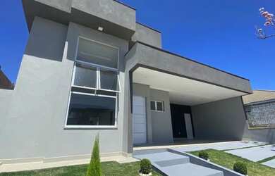 Imagem: A casa em condomínio possui 3 Dormitórios, 4 Banheiros, 4