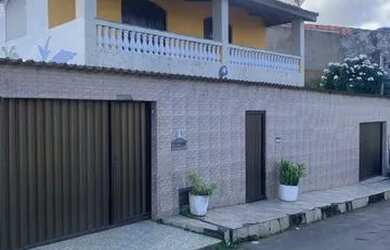 Imagem: A casa possui 3 Dormitórios, 3 Banheiros, 3 Vagas na garagem