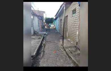 Imagem: A casa possui 1 Dormitório, 1 Banheiro e está localizado