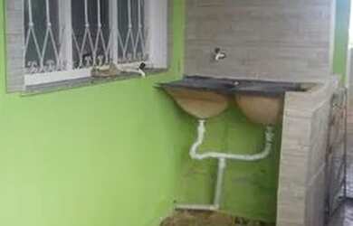 Imagem: A casa possui 1 Dormitório, 1 Banheiro e está localizado