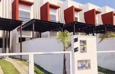 Imagem: A casa possui 2 Dormitórios, 2 Banheiros, 2 Vagas na garagem