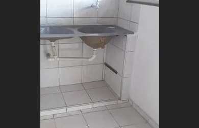 Imagem: A casa possui 2 Dormitórios, 1 Banheiro e está localizado