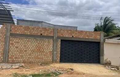 Imagem: A casa possui 3 Dormitórios, 3 Banheiros, 1 Vaga na garagem