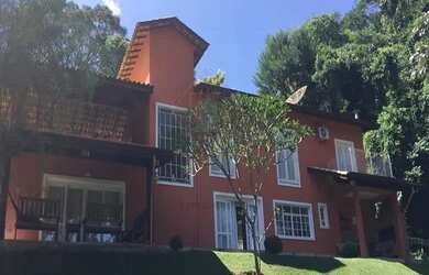 Imagem: A casa em condomínio possui 3 Dormitórios, 4 Banheiros, 2