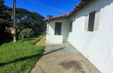 Imagem: A fazenda possui 800m² de Área e está localizado em Centro