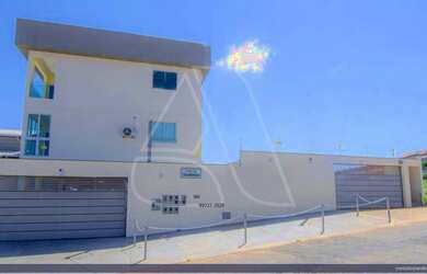 Imagem: O apartamento possui 2 Dormitórios, 1 Banheiro, 2 Vagas na