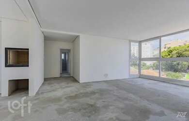 Imagem: O apartamento possui 3 Dormitórios, 1 Banheiro, 2 Vagas na