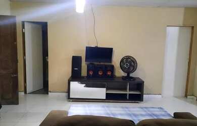 Imagem: A casa possui 2 Dormitórios, 2 Banheiros, 4 Vagas na garagem