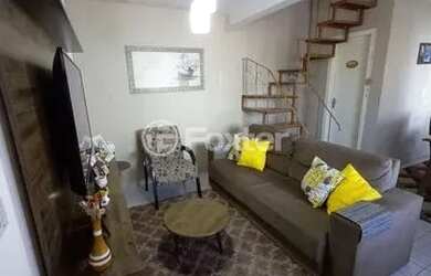 Imagem: A casa possui 4 Dormitórios, 2 Banheiros, 1 Vaga na garagem