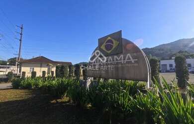 Imagem: O depósito possui 5 Vagas na garagem e 4326m² de Área e está