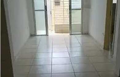 Imagem: A casa possui 3 Dormitórios, 2 Banheiros, 1 Vaga na garagem