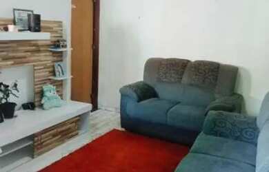 Imagem: A casa possui 2 Dormitórios, 1 Banheiro, 1 Vaga na garagem