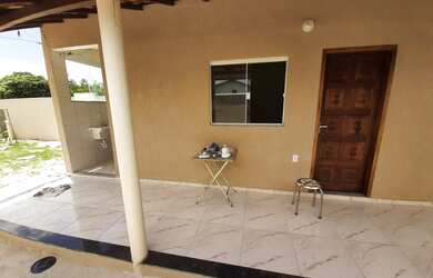 Imagem: A casa possui 1 Dormitório, 1 Banheiro, 5 Vagas na garagem