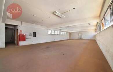 Imagem: O depósito possui 5 Vagas na garagem, 520m² de Área e está