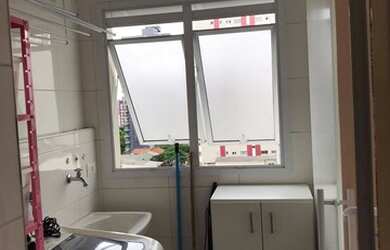 Imagem: O apartamento possui 1 Dormitório, 1 Banheiro, 1 Vaga na garagem