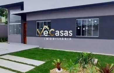 Imagem: A casa possui 3 Dormitórios, 2 Banheiros, 4 Vagas na garagem