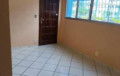 Imagem: O apartamento possui 2 Dormitórios, 1 Banheiro, 2 Vagas na