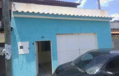 Imagem: A casa possui 3 Dormitórios, 3 Banheiros, 1 Vaga na garagem