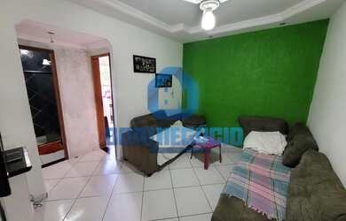 Imagem: A casa possui 4 Dormitórios, 2 Banheiros, 3 Vagas na garagem