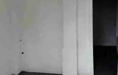 Imagem: O quarto está localizado em Gralha Azul, Fazenda Rio Grande