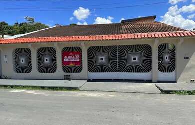 Imagem: A casa em condomínio possui 3 Dormitórios, 3 Banheiros, 4