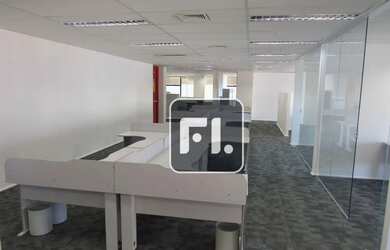 Imagem: O depósito possui 5 Vagas na garagem, 698m² de Área e Imóvel