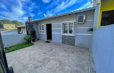 Imagem: A casa possui 2 Dormitórios, 1 Banheiro e está localizado