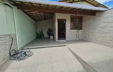 Imagem: A casa possui 2 Dormitórios, 1 Banheiro, 220m² de Área e