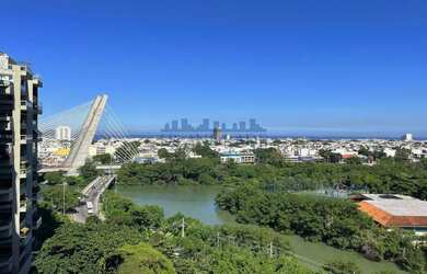Imagem: O apartamento possui 4 Dormitórios, 4 Banheiros, 2 Vagas na