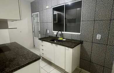 Imagem: A casa em condomínio possui 3 Dormitórios, 2 Banheiros, 2