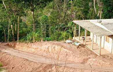 Imagem 5: Super oportunidade pegada ao centro de juquitiba 177 mil reais